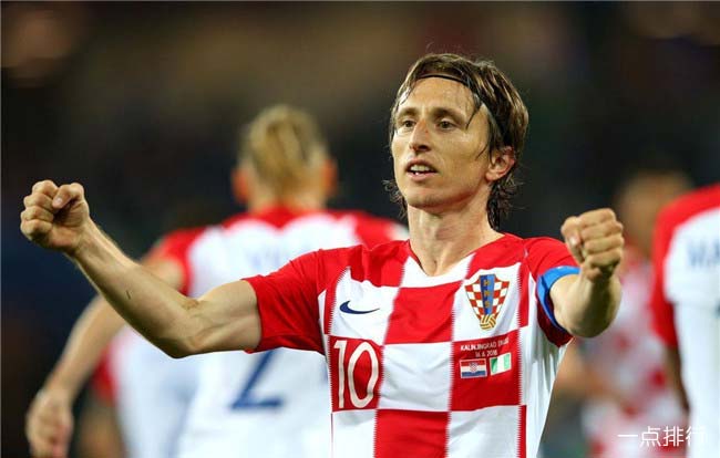 [德甲]科曼左侧落底传中 凯恩轻松头球破门