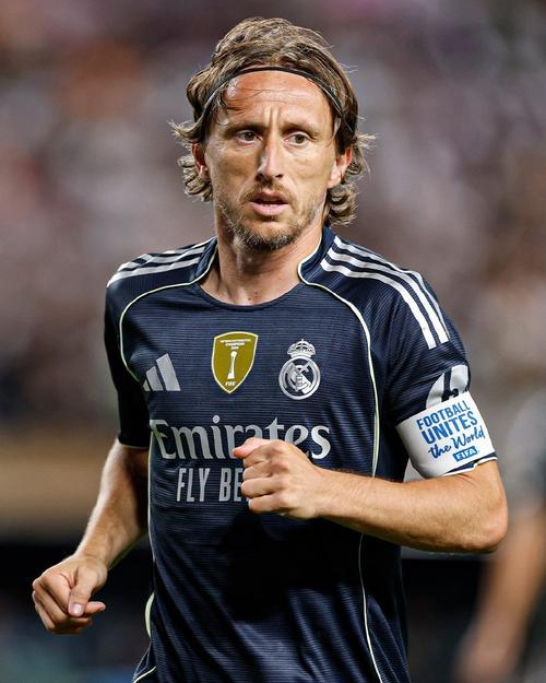 解析“赔率变动”：为什么临场跳水往往意味着内部信息的泄露？（剖析赔率波动：临场跳水为何常常预示内部消息泄露？）