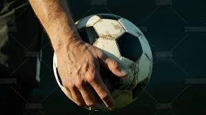 游戏一姐直播，突发情况被封号疑似开挂？本人做出回应：是网友的号开了！