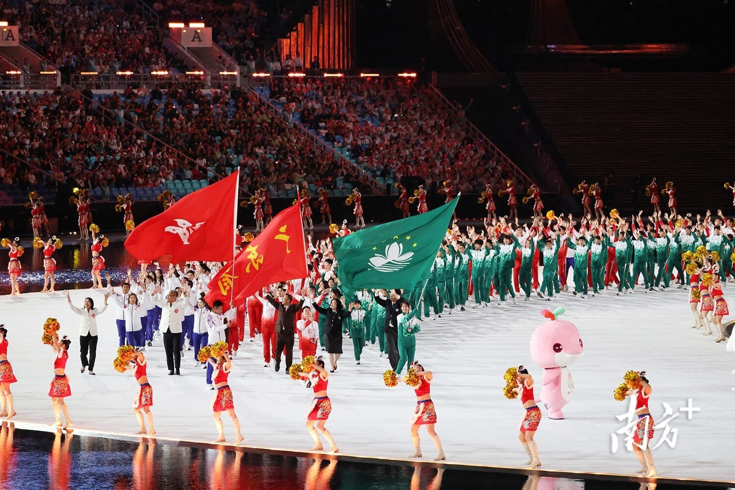 NBA：东契奇率队逆转掘金